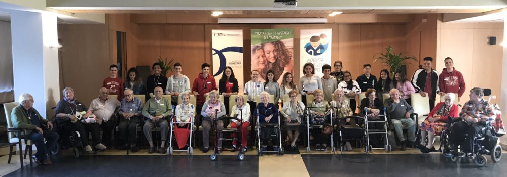 Jóvenes y mayores protagonizan una jornada intergeneracional, organizada por Fundación Mayores de Hoy